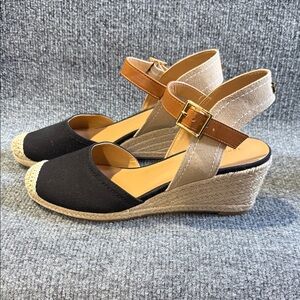 Tommy Hilfiger Nilsa Wedge Sandals in Black and Tan Size 9M NWOT